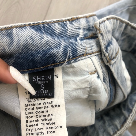 High Waist Light Wash Jeans - Picture 7 of 7